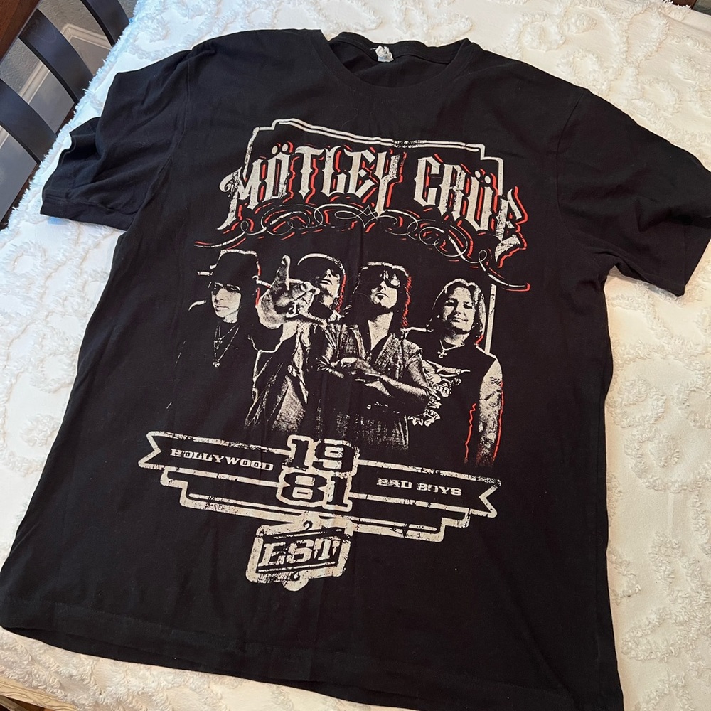 Black Mötley Crüe Graphic T-Shirt